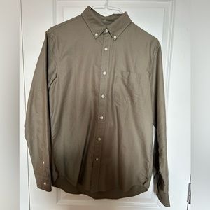 Club Monaco Slim Fit 100% cotton button down shirt. Khaki color